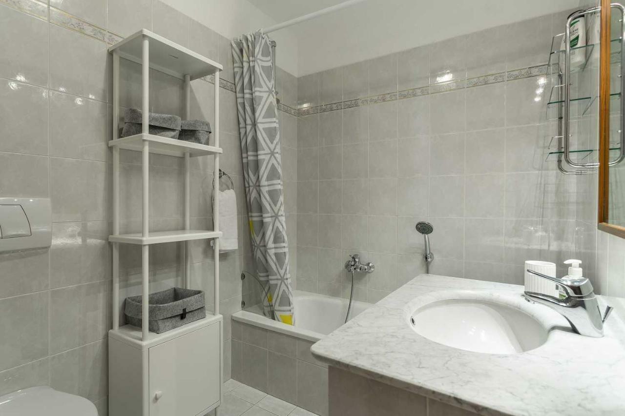Apartment Ensa - Alpes Travel - Central Chamonix - Sleeps 4 Exterior foto