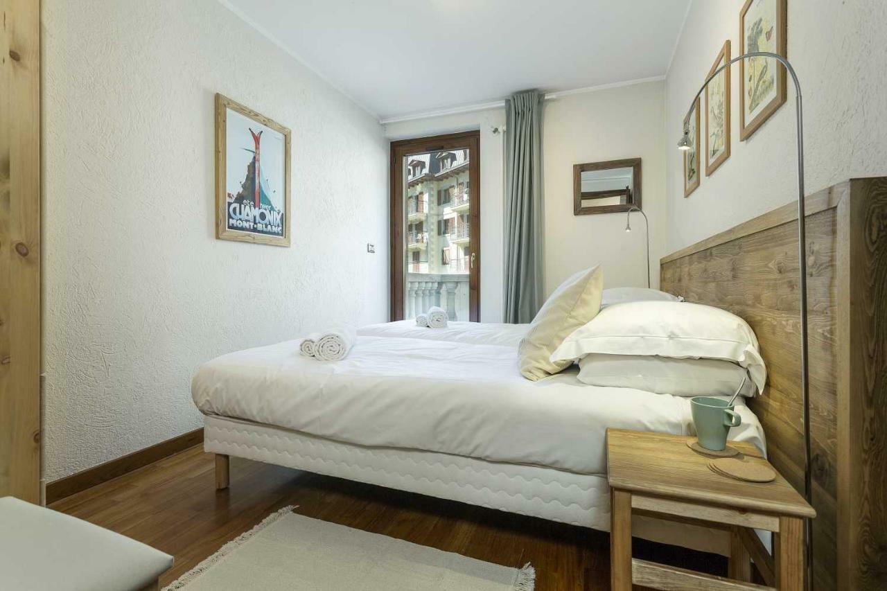 Apartment Ensa - Alpes Travel - Central Chamonix - Sleeps 4 Exterior foto