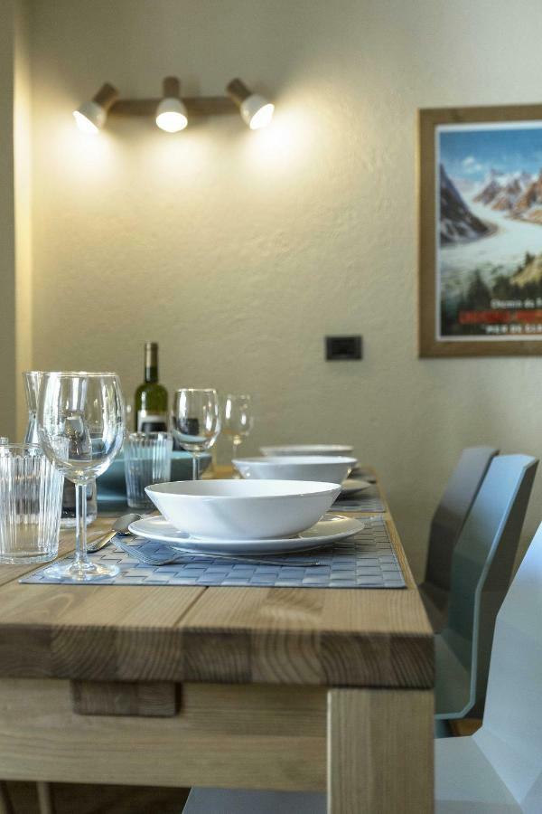 Apartment Ensa - Alpes Travel - Central Chamonix - Sleeps 4 Exterior foto