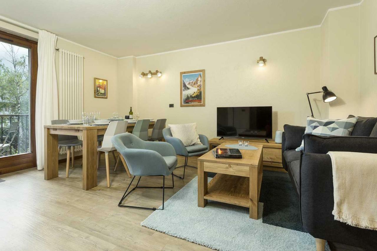 Apartment Ensa - Alpes Travel - Central Chamonix - Sleeps 4 Exterior foto